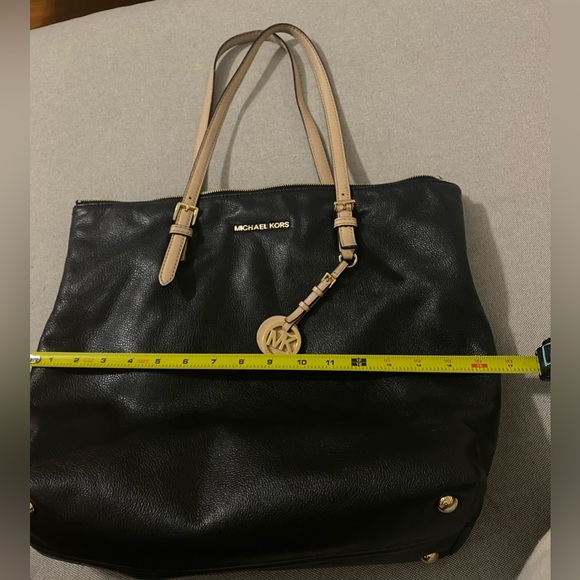 Micheal kors black leather tote bag - Picture 8 of 8